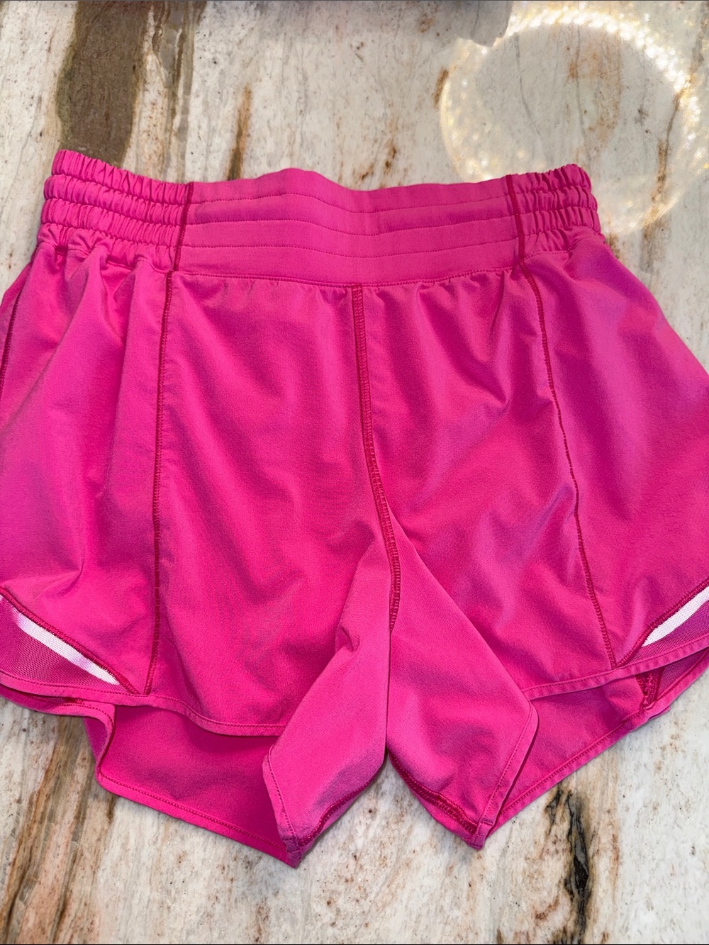 🔥 Lululemon Hotty Hot High-Rise Short 4"
Sonic Pink SIZE 6 - Picture 4 of 10